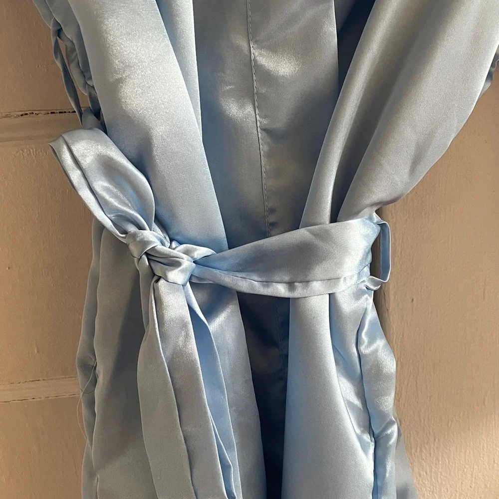 Baby-blue Satin Robe - Picture 3 of 5